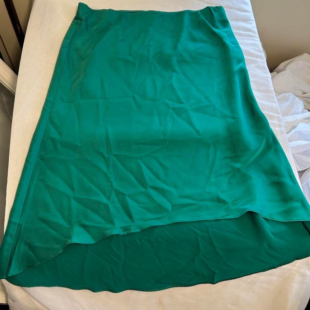 Skies are Blue Plus Green Size Satin Hi-low Skirt NWT